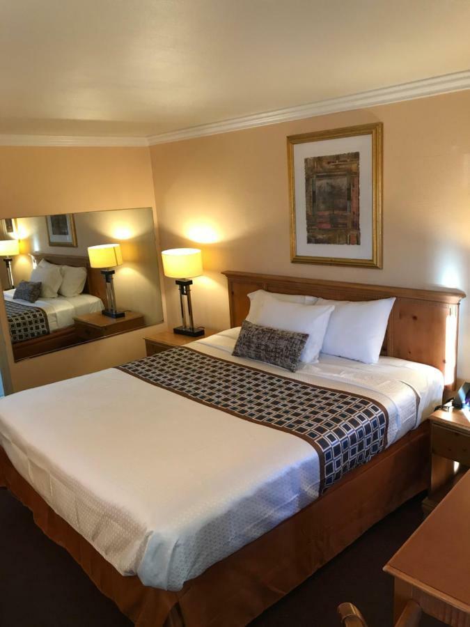 Sands Motel Riverside Buitenkant foto