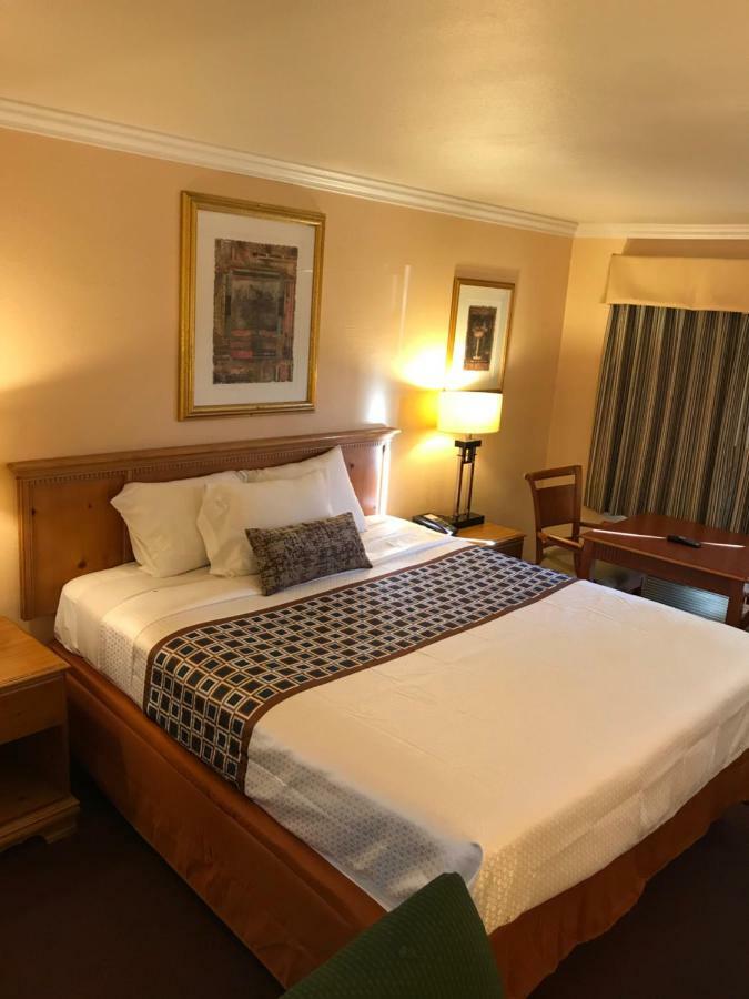 Sands Motel Riverside Buitenkant foto
