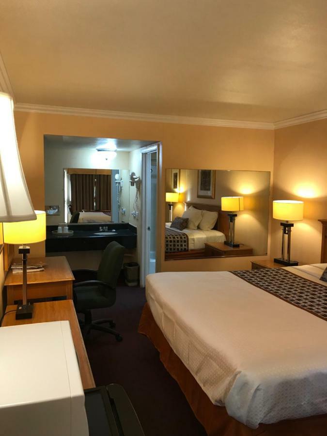 Sands Motel Riverside Buitenkant foto