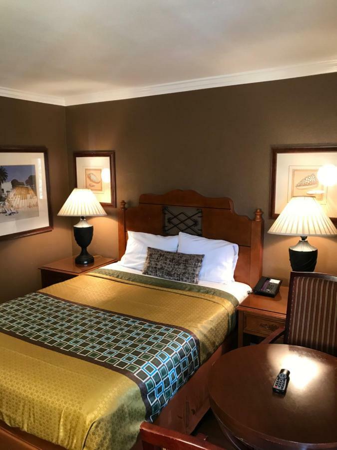 Sands Motel Riverside Buitenkant foto